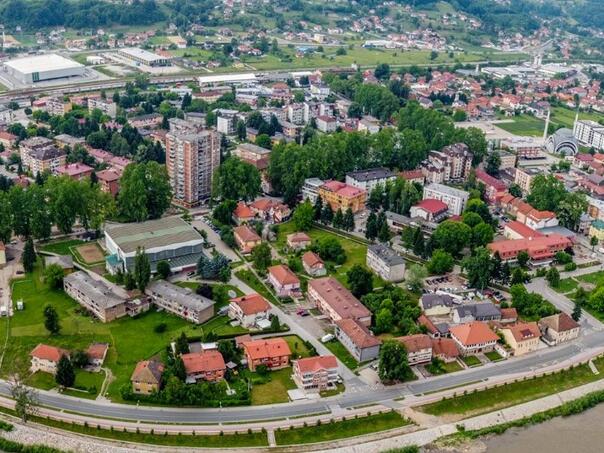 Mowed on a pedestrian on the way to Maglaj, was injured