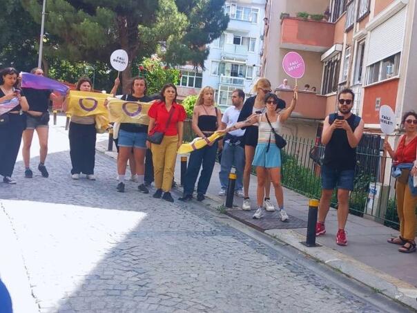 Attempting to maintain a gay parade in Istanbul: 30 people arrested