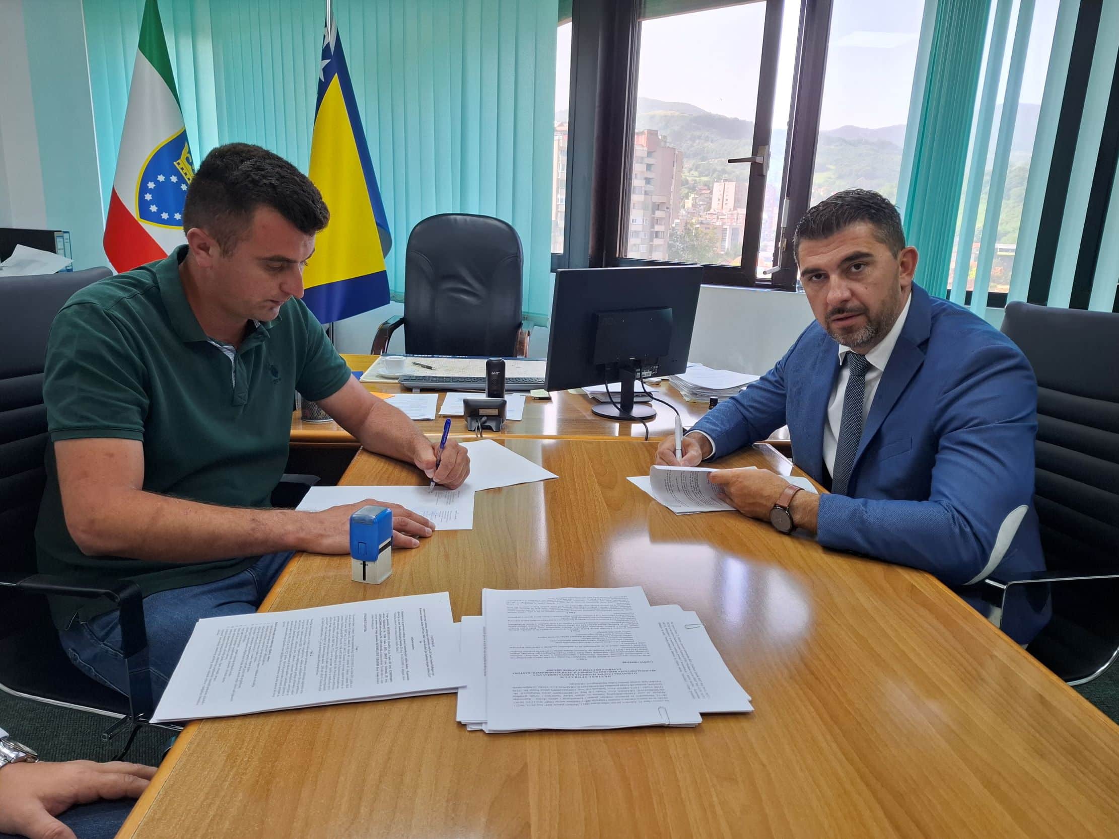 Improving road infrastructure on shares Ćatići – High – Podlugovi and Visoko – Kiseljak