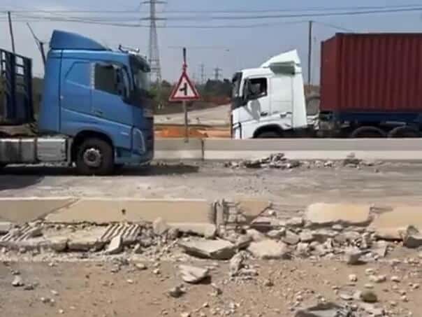 Mermaids advertised in central Israel, more explosions heard