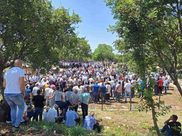 In the village of Zulja near Mostar Klanjan, collective jennaz killed Bosniaks
