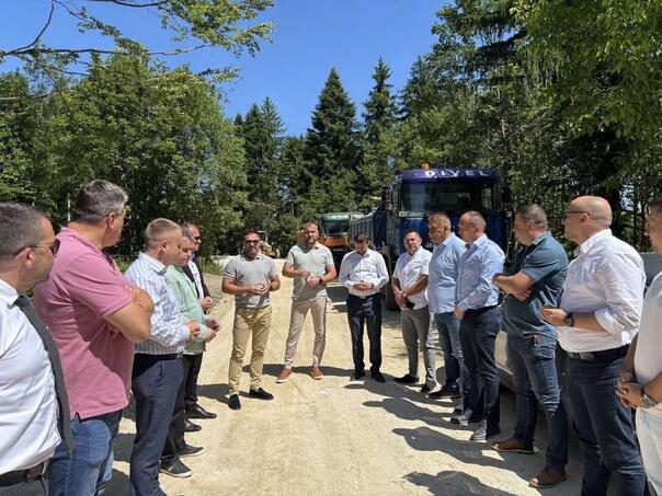 The USK government has visited the work, Sanica finally got a modern road