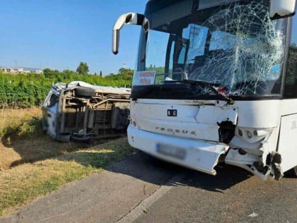 Fierce Collision of vans and buses near Mostar