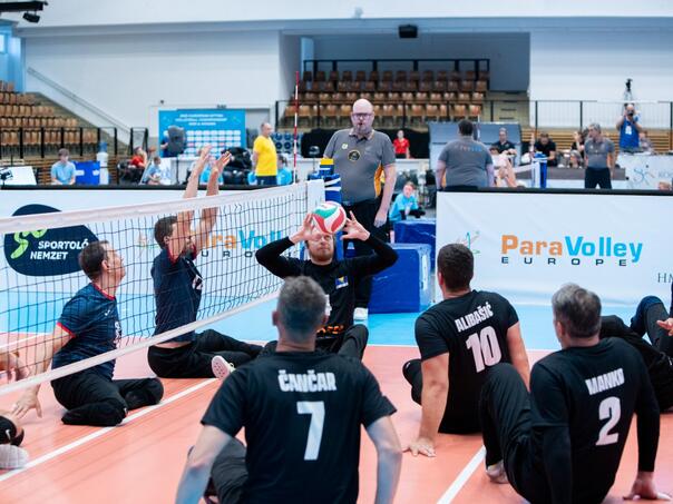 Bh. Sitting volleyball players with victory over Latvia concluded the first day of the European Championship