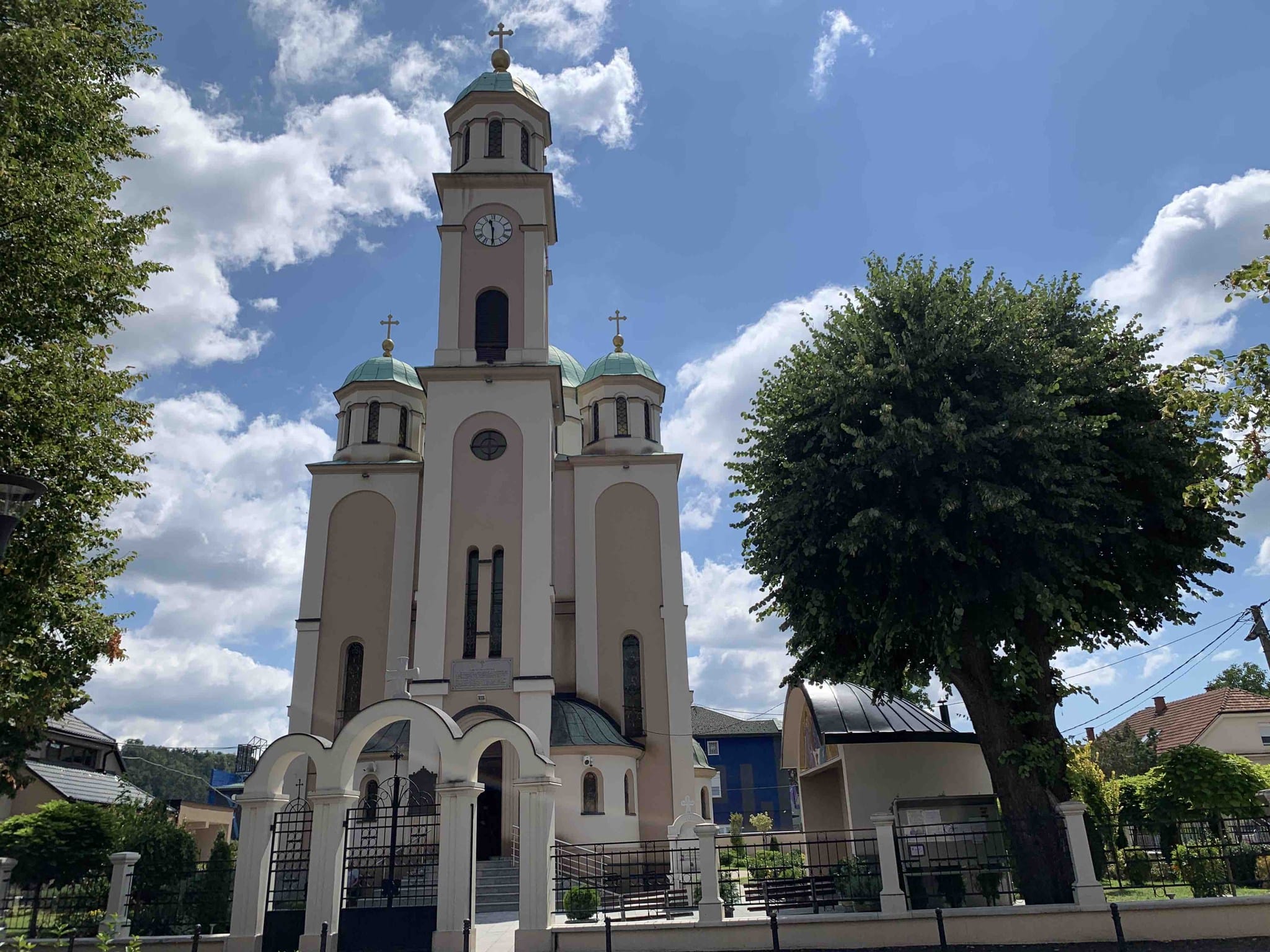 A certain measure of custody for Jevad Hasić (40) and Kenan Puljesija (32) from Tuzla due to heavy theft in the Council of the Mother of God of the Serbian Orthodox Church in Tuzla