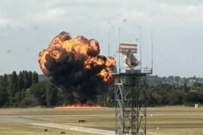 In London, the plane was knocked immediately after takeoff, witnesses talk about “great fireball”