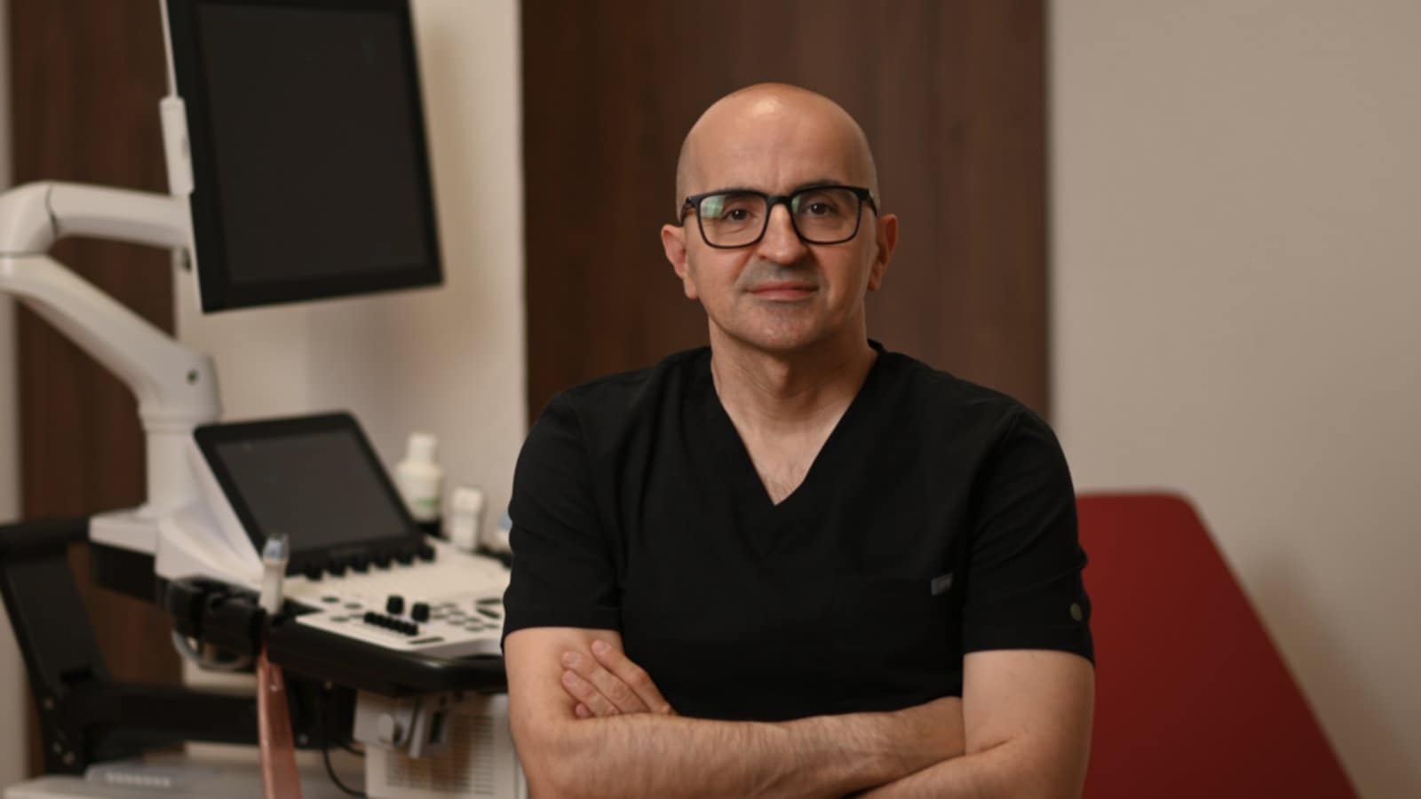 Interview: dr. Amir Dujsić – a doctor listening to the heart before the stethoscope