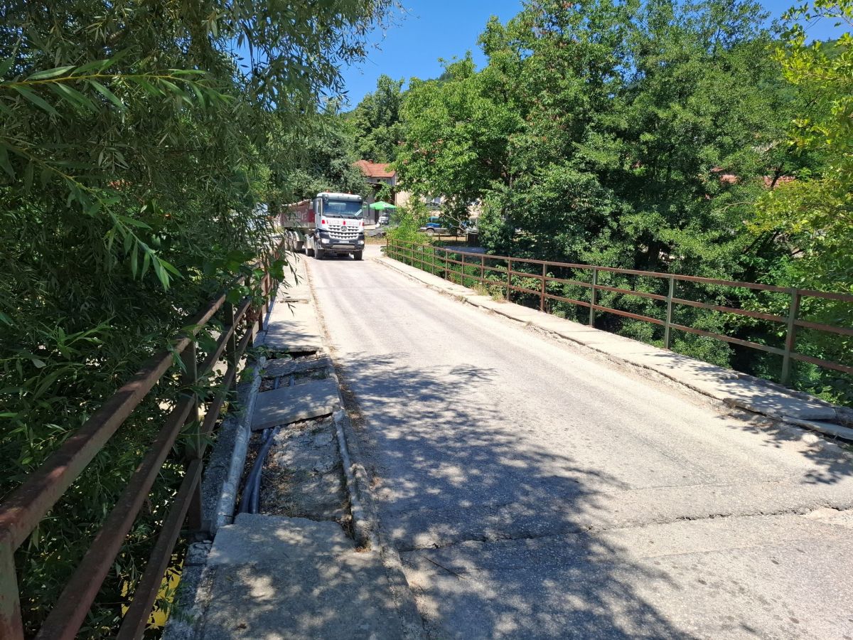 The rehabilitation of the bridge on the Rijeka Gostović and Road Zavidovići – Kamenica begins