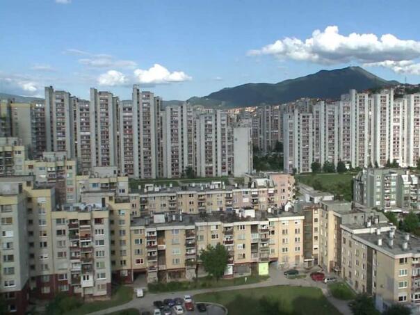 Explosion on Alipašino Polje in Sarajevo, damaged several vehicles and facilities