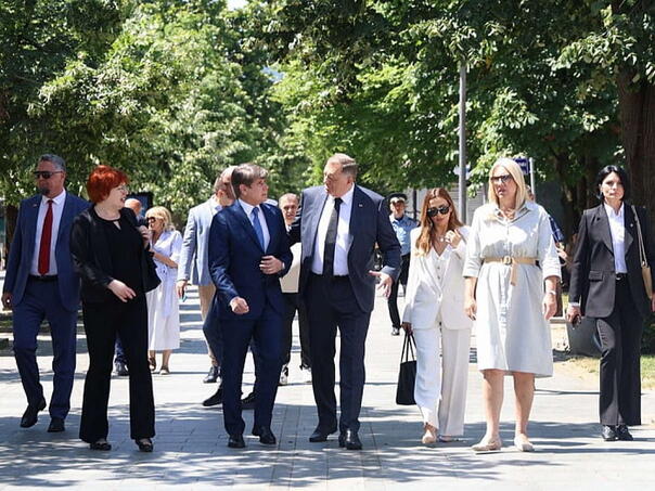Who was all in the team "important people" from America to Dodik: The task is to protect him, not Rs