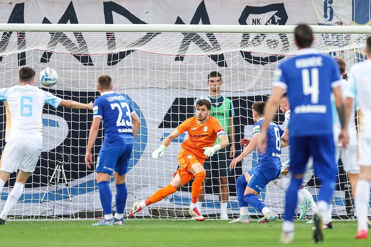 Former goalkeeper wide on the target of the French first league