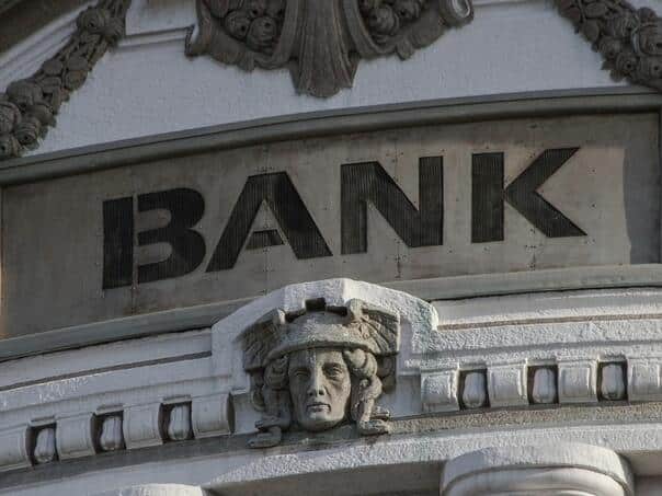 The largest banks in Russia are seeking state aid: the destroyed economy, debts grow