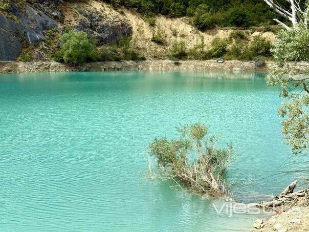 We visited Dabrica: Turquoise Lake, Sources and four centuries old mosque