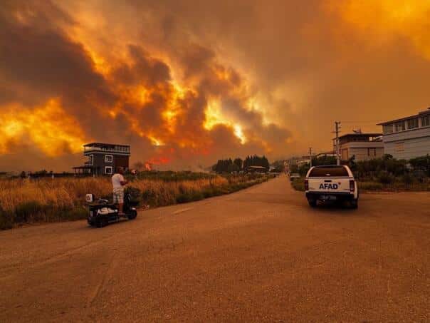 Fire in Izmir put under control, in the province of Hataj Firefighters still on the ground