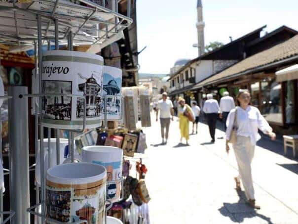 Right summer is back to us: Temperatures go up to 36 degrees
