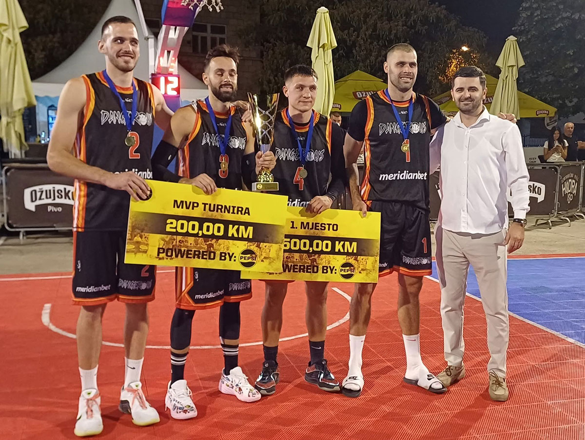 Montenegrins won the streetball tournament in the Posusje, a wide Christmas house in the threes