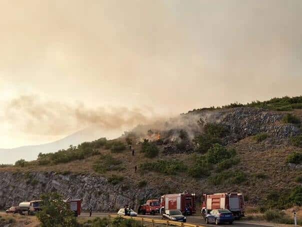 Increasingly difficult situation with a fire around Trebinje, fire closer to the houses