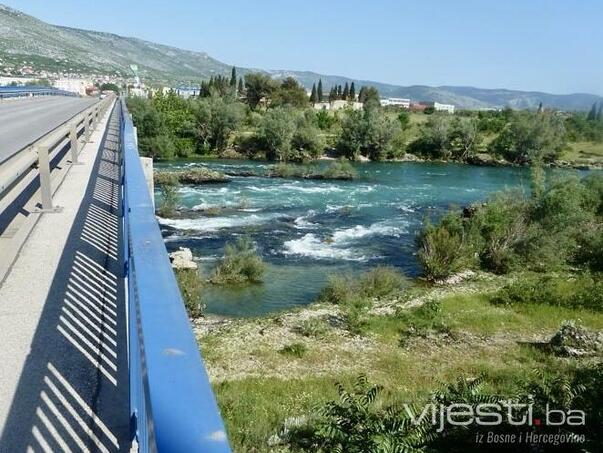 Horror in Mostar: From the Neretva drawn the body of a man