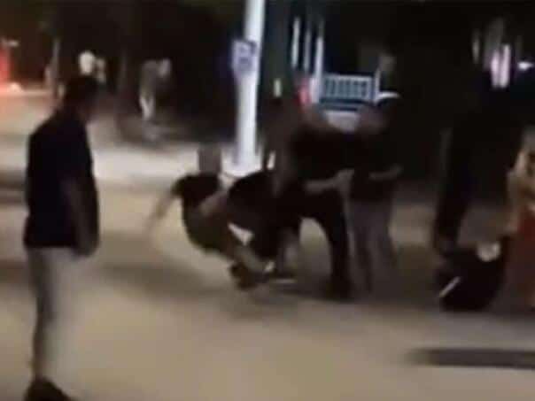 VIDEO: Taken mass fights on the street in Kozarac