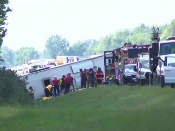 The bus rolled over into a heavy accident in the US, more killed and injured