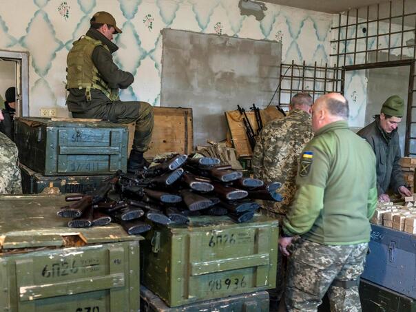 Different approach: Europe funded, America delivers weapons of Ukraine