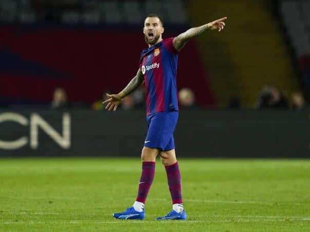 Inigo Martínez activated a secret clause and left of Barcelona