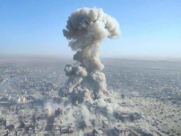 Israel intensifies the bombing of Gaza, today one of the worst