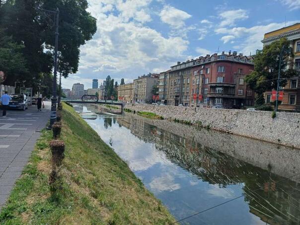 Very hot today, temperatures for the weekend and up to 40 degrees