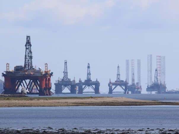 Small changes in oil prices as hope in peace between Ukraine and Russia weakens