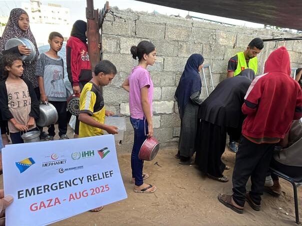 "Merhamet" and during August prepares meals for the endangered population in Gaza