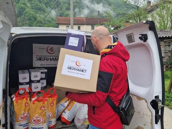 "Merhamet" Mostar shared 430 packages help