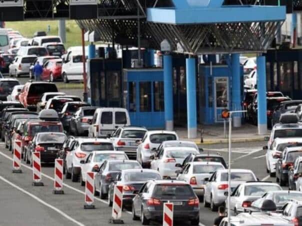 At the crowd bounds: enhanced traffic