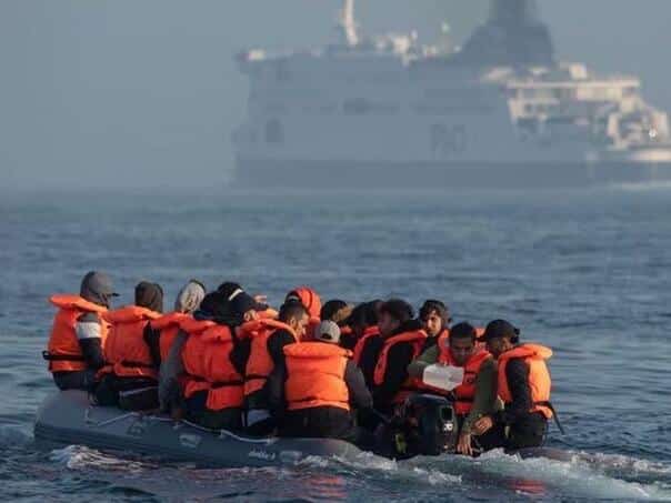 At least 20 people died after the boat overturn in Italy, the number is greater