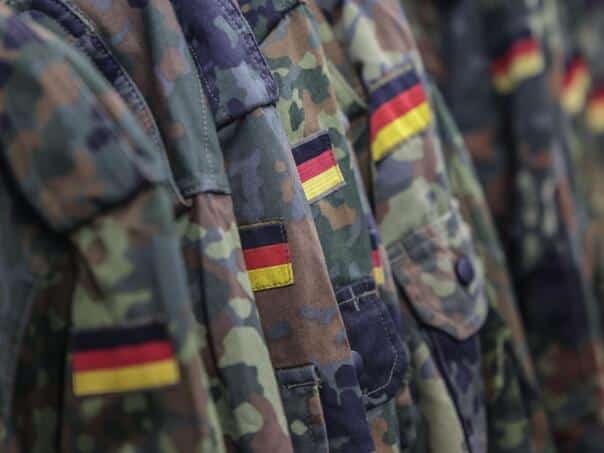 The German government adopts the Law on Voluntary Military Service