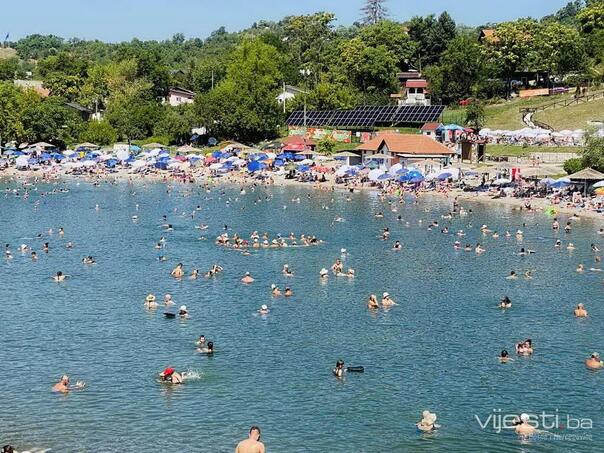 Pannonian lakes in Tuzla visited more than 310 thousand guests this season