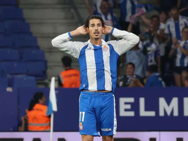 See how Espanyol’s attacker was a miraculous blow to the head crashed atletic