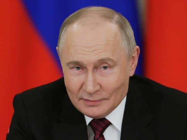 Russians Trump after submarine: Every attempt to intimidate us is pointless