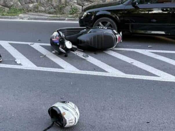 Traffic accident in Herzegovina: An injured motorcyclist