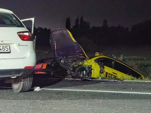 Hard Accident in Ilidža: Stuck in a taxi vehicle, three transported to cum