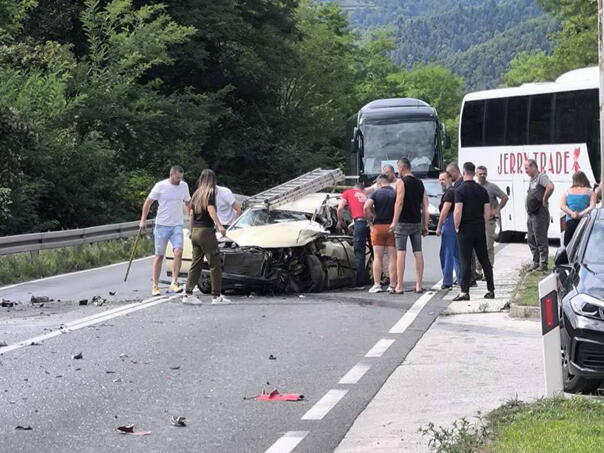 Heavy traffic accident near Žepča: A truck and car collided