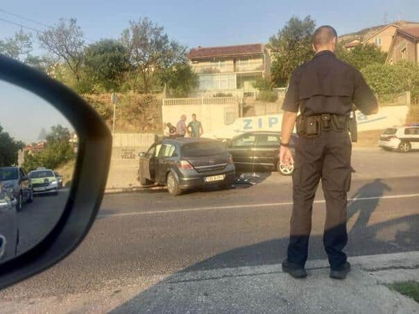 Hard accident on the main road M-17 in Mostar when turning for Fortica