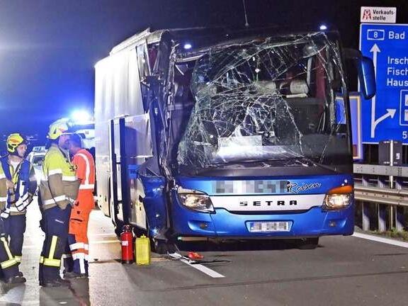 Thirty people were injured in a bus crash from Kosovo and trucks at Rosenheim