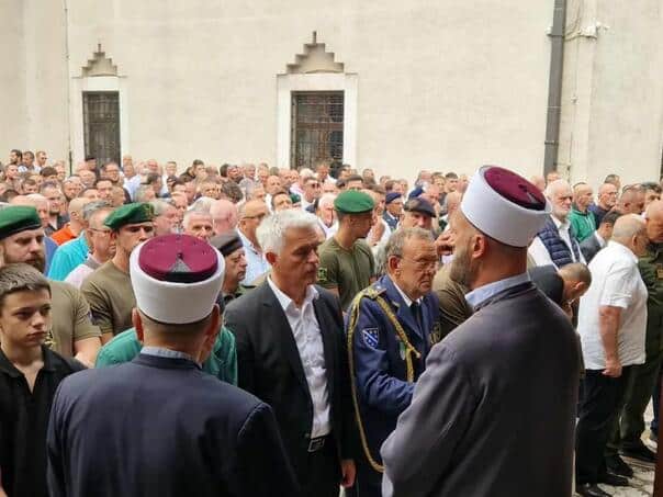 In the Harem of the Begs of the Klanjan Genaza Moseman, Commander Emin Švrakić