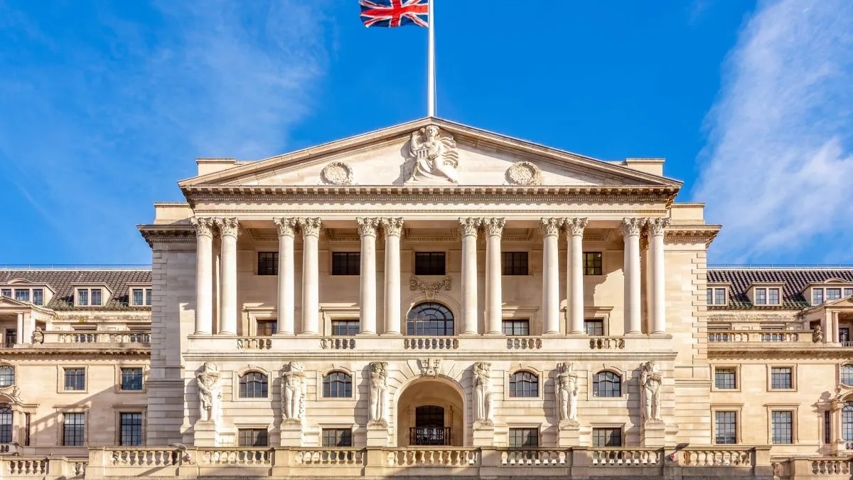 Bank of England reduced interest rates