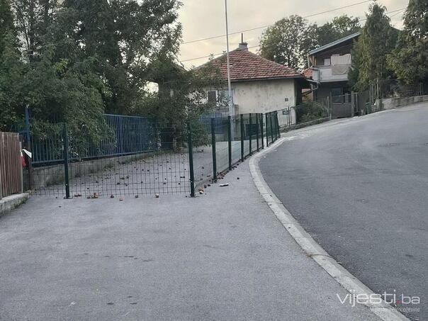 Believe it or not: In Sarajevo, overnight enclosed a sidewalk