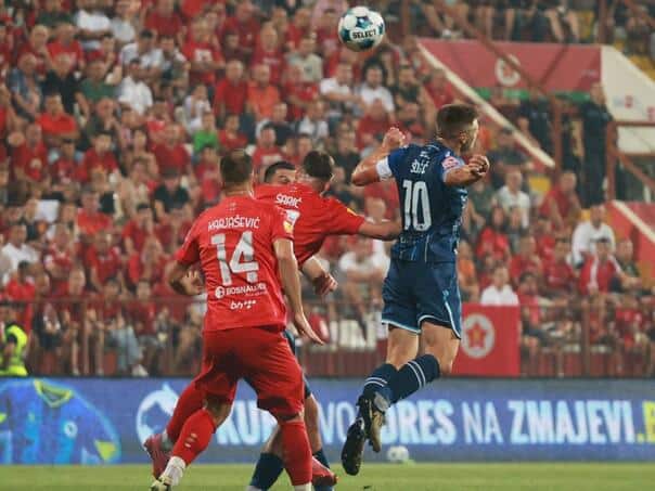 Railroader in a tense match Golom Ericka celebrated at the Stadium Born