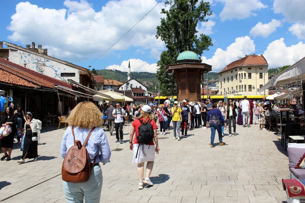Tourists in BiH attract history, nature, hearty people, but also the film “Valter Brani Sarajevo”