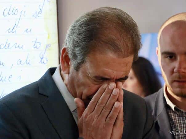 Ambassador Palestine cried in a memorial room to the children of Sarajevo
