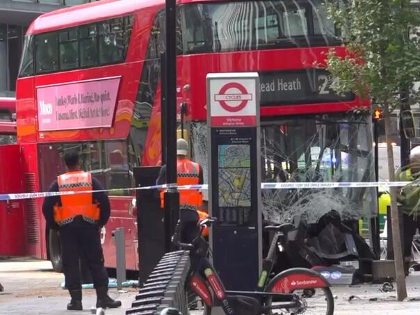 The bus scored in pedestrians in the center of London, 17 injured
