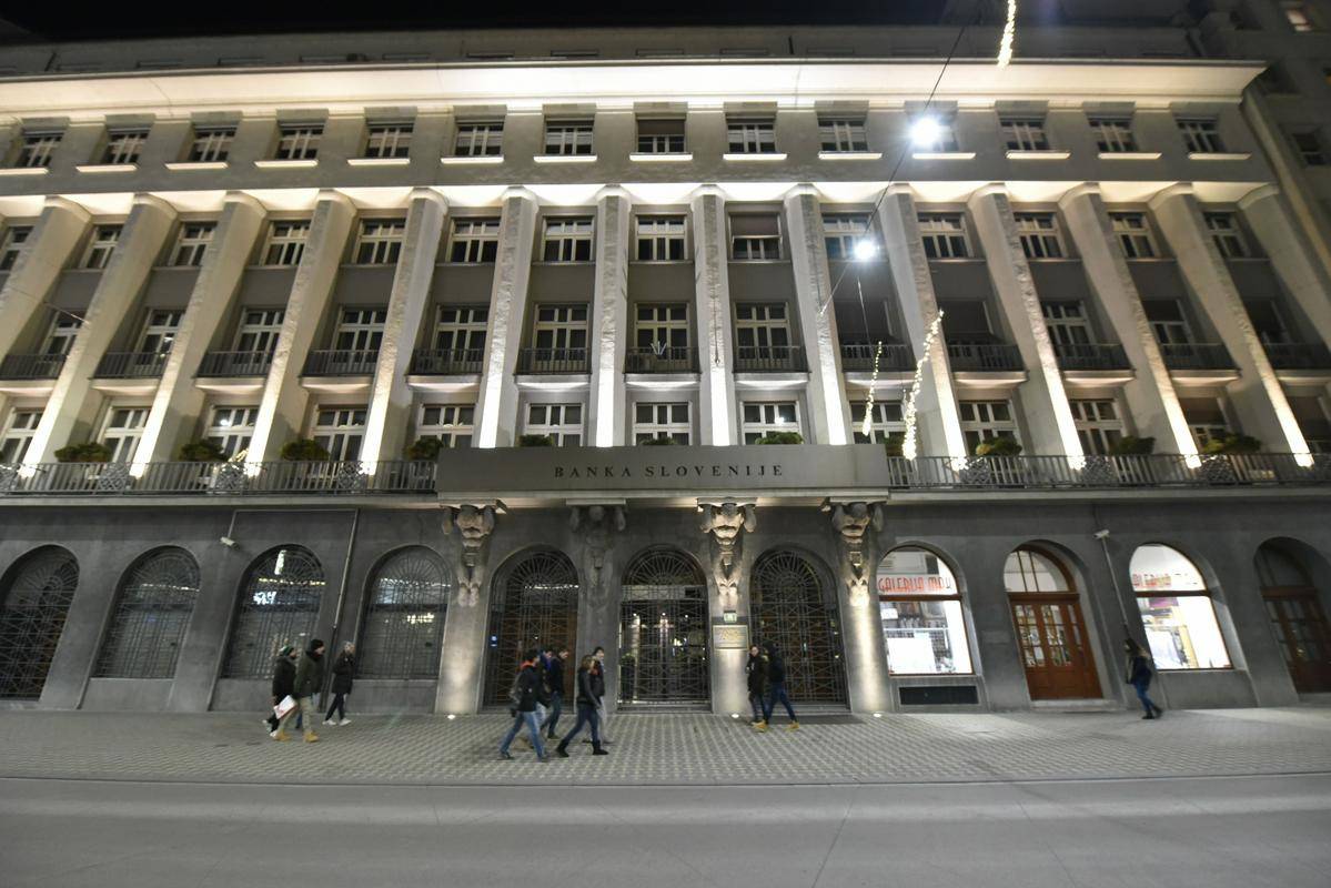 Slovenian banks recorded a decline in profit due to lower interest income and ECB’s decisions